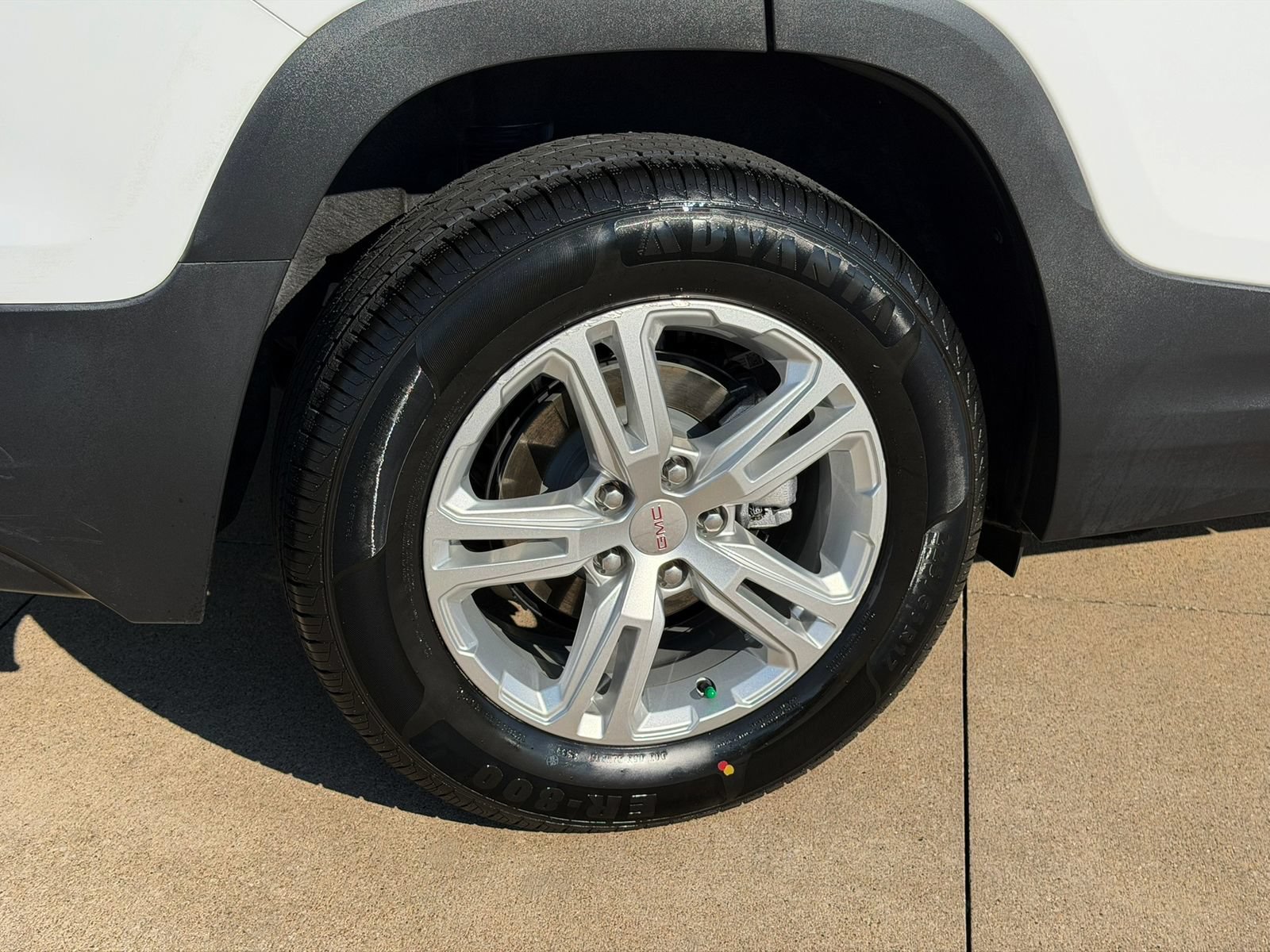 Used 2024 GMC Terrain SLE FWD image 8