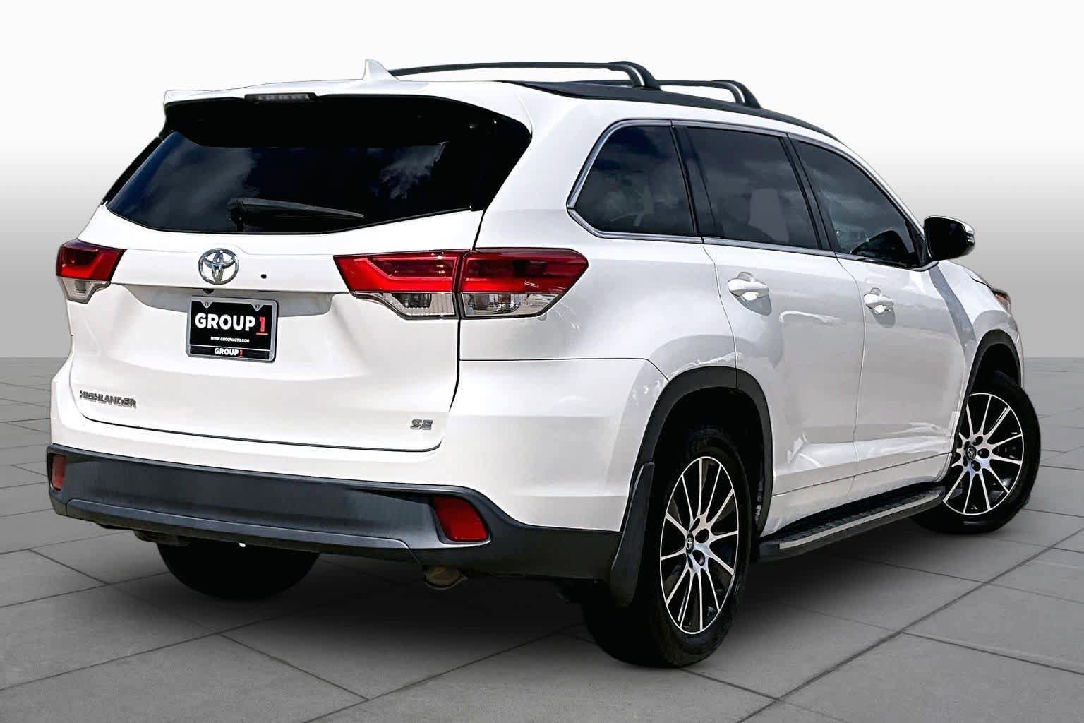 Used 2018 Toyota Highlander SE FWD image 13