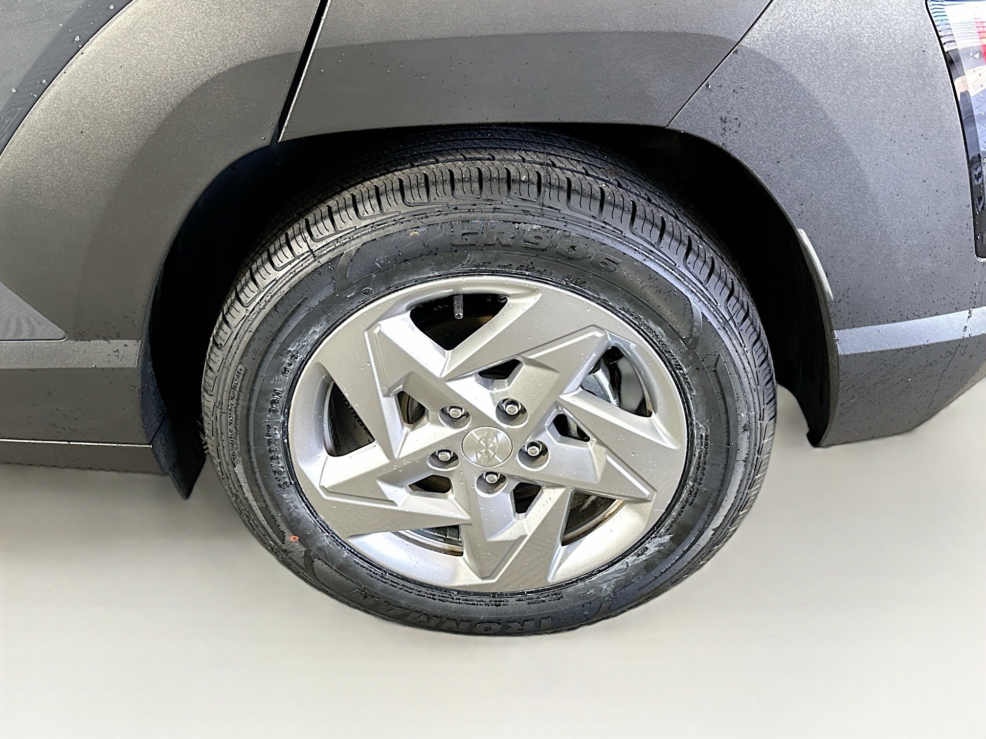 Used 2024 Hyundai Kona SE image 11