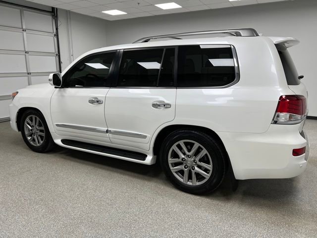Used 2015 Lexus LX 570 4WD w/ Luxury Package image 6