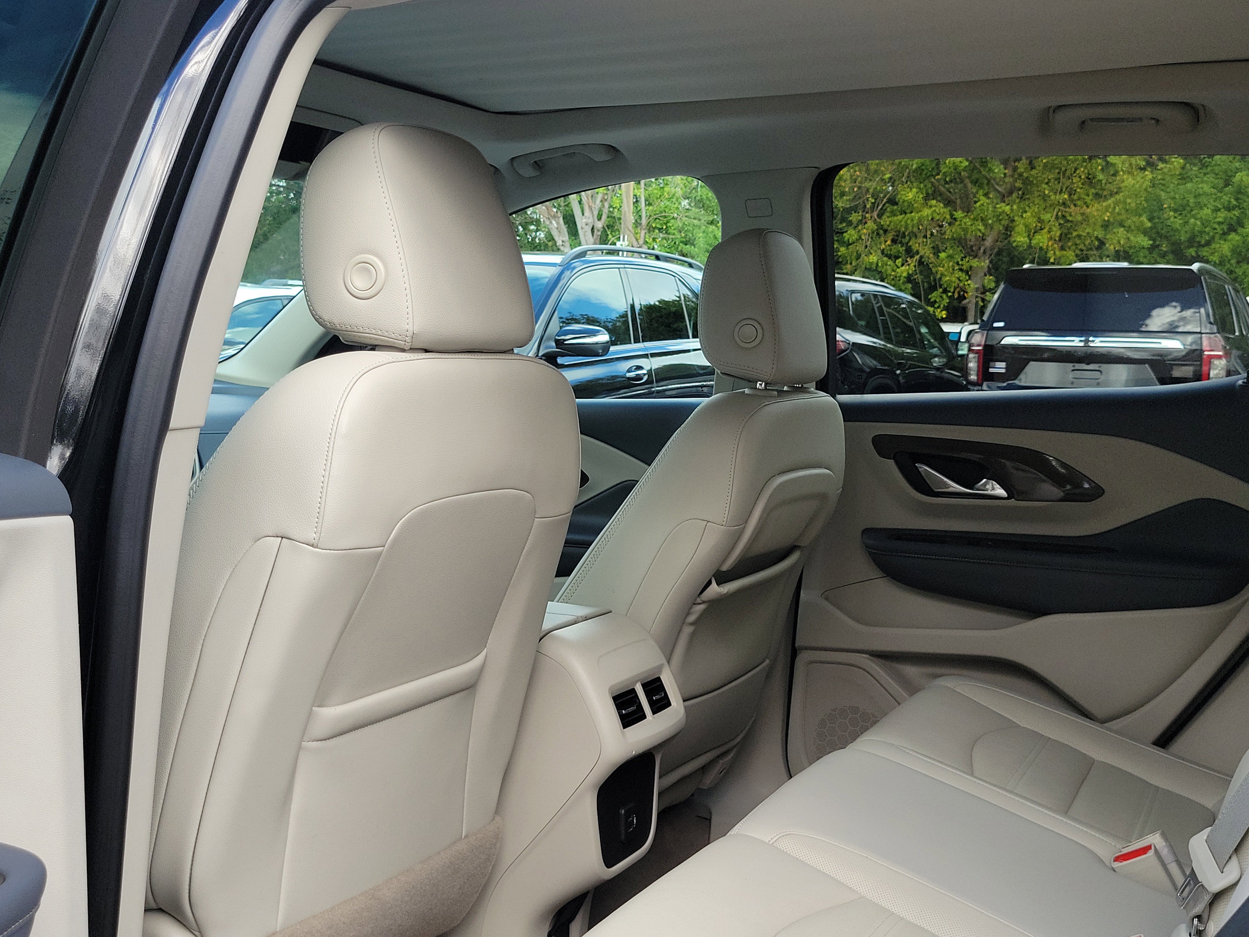 Used 2023 GMC Terrain Denali image 12