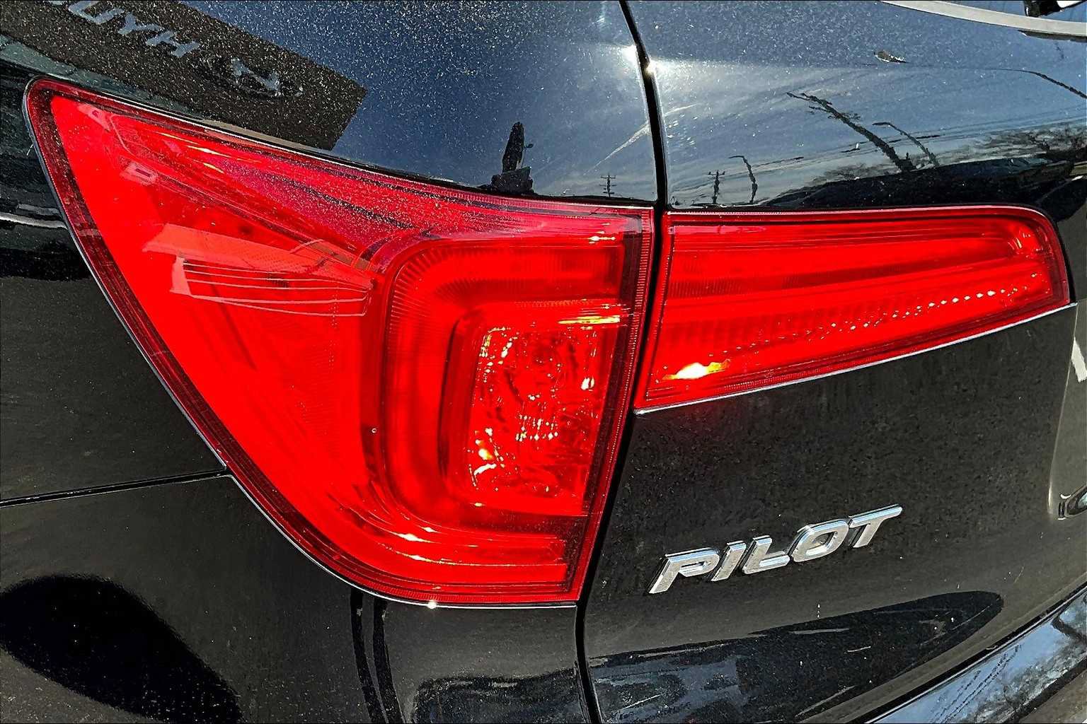 Used 2016 Honda Pilot Elite image 29