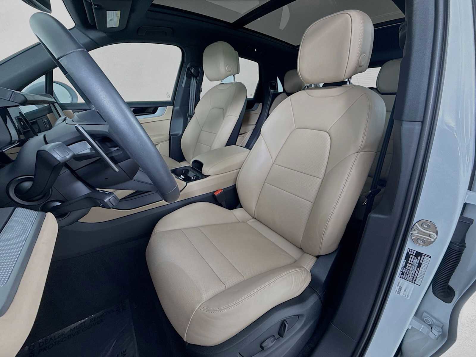 Certified 2025 Porsche Cayenne image 5