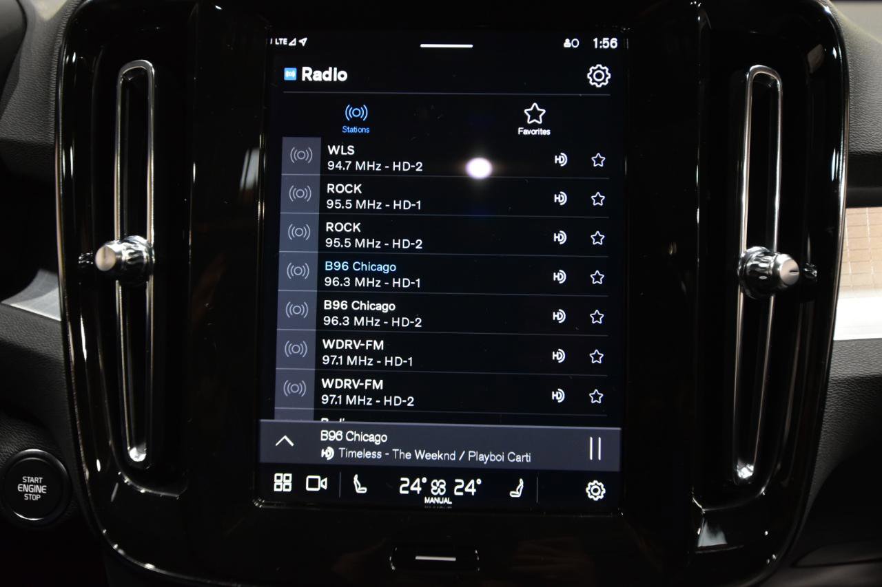 Used 2025 Volvo XC40 B5 Core image 22