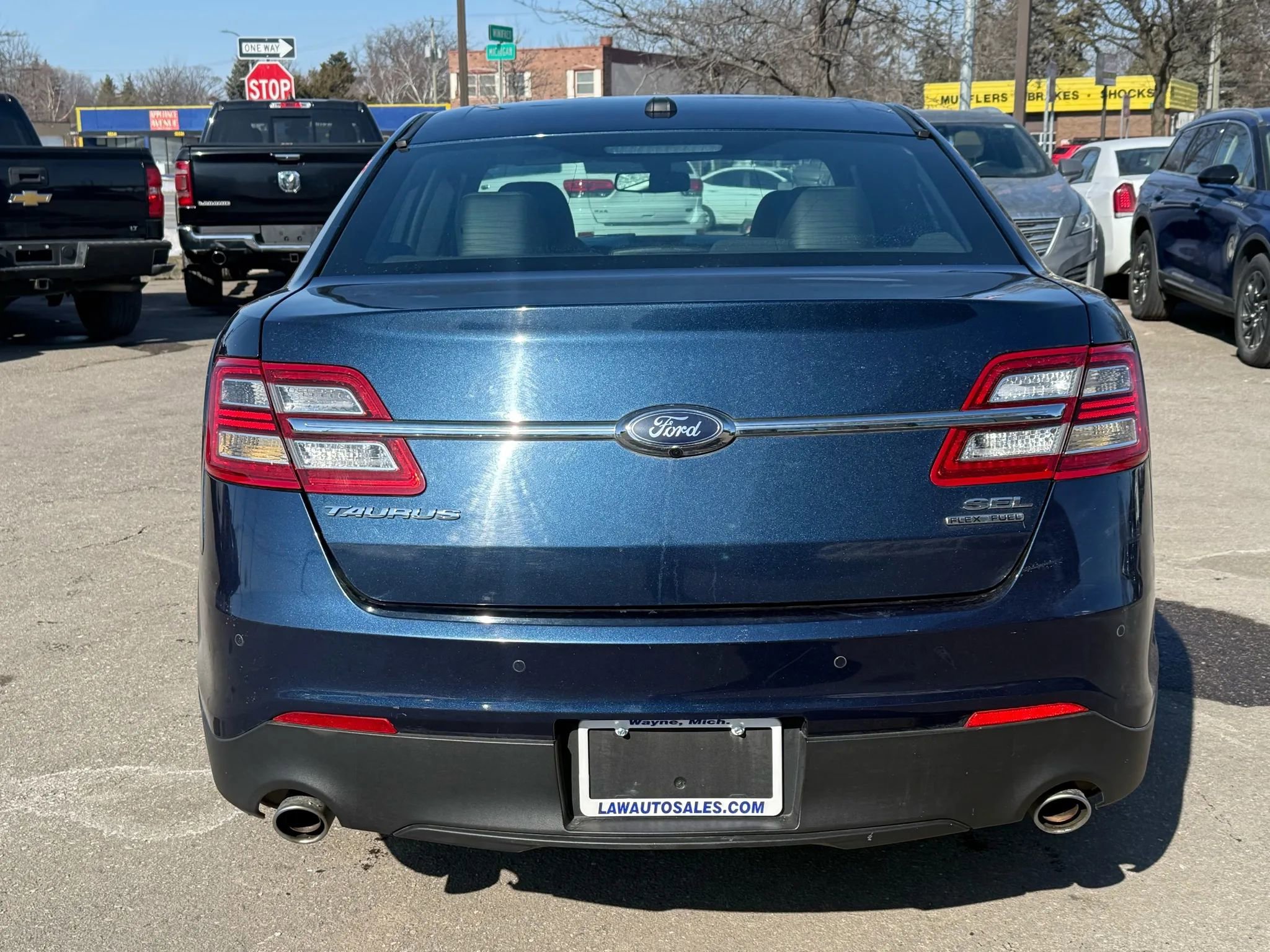 Used 2016 Ford Taurus SEL w/ Equipment Group 201A image 6