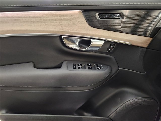 New 2025 Volvo XC90 T8 Plus w/ Protection Package Premier image 24
