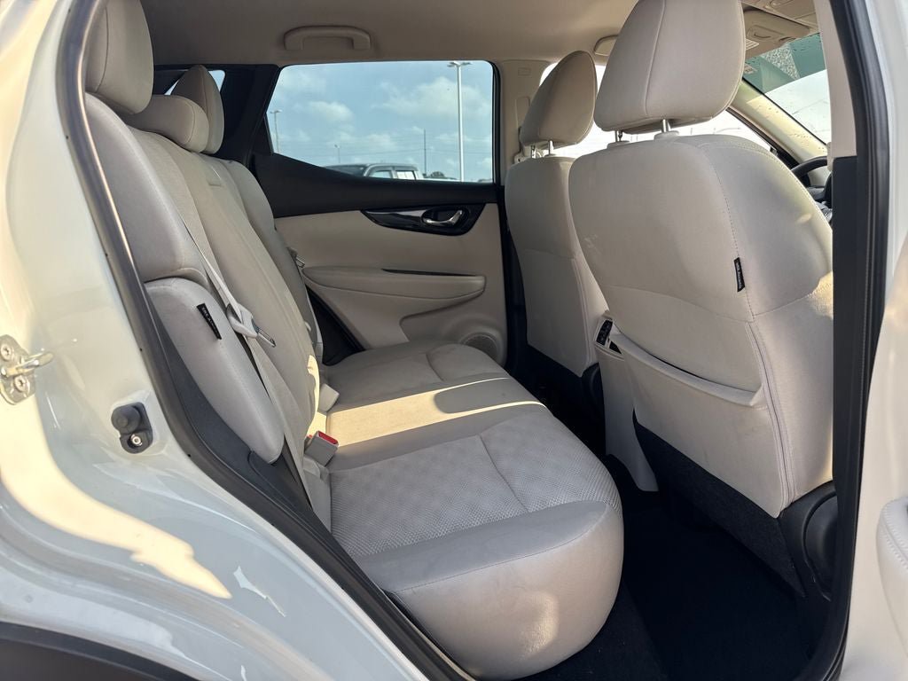 Used 2022 Nissan Rogue Sport SV FWD image 12