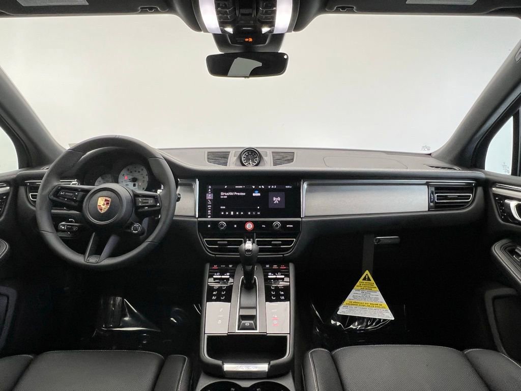 Used 2025 Porsche Macan image 6