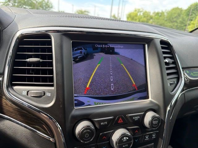 Used 2018 Jeep Grand Cherokee Overland AWD/4WD image 28