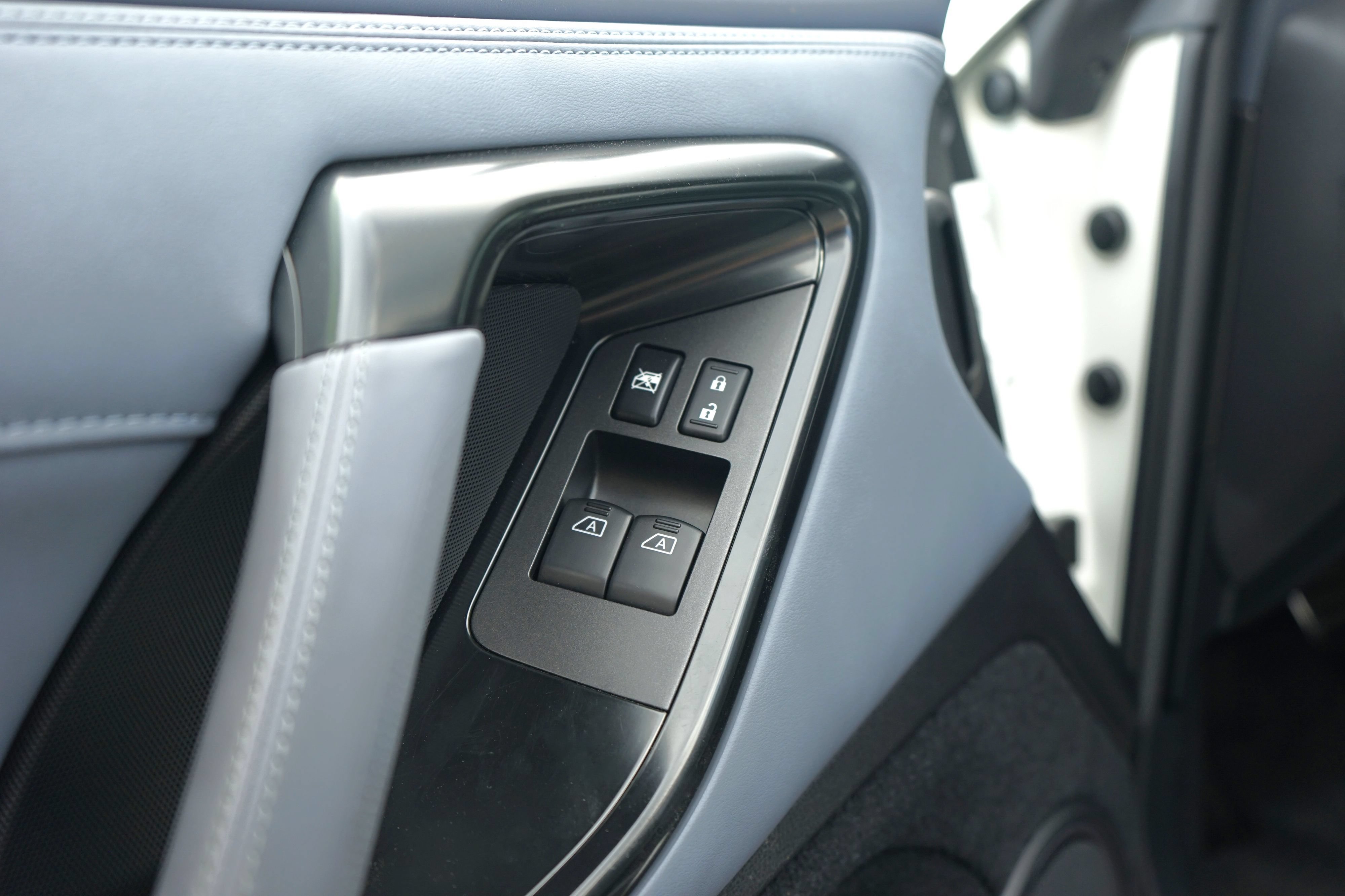 Used 2020 Nissan GT-R Premium AWD/4WD image 14