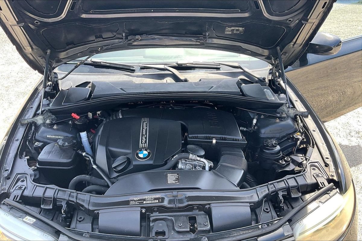 Used 2012 BMW 135i Convertible RWD image 26