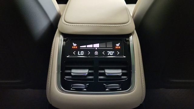 Used 2026 Volvo XC90 B6 Plus w/ Protection Package AWD/4WD image 32