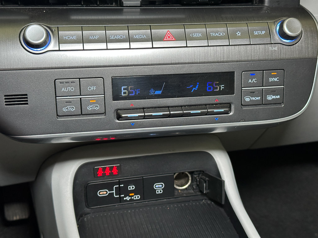 Used 2025 Hyundai Kona SEL AWD/4WD image 30