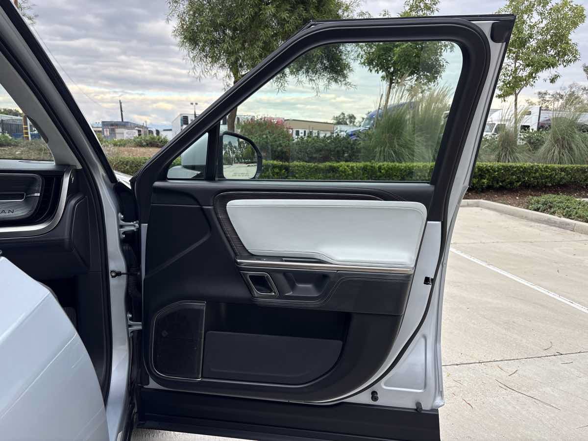 Used 2023 Rivian R1T Launch Edition AWD/4WD image 16
