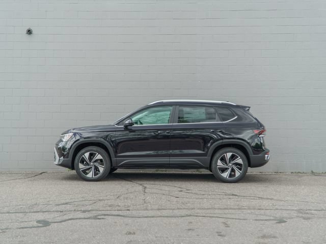 New 2026 Volkswagen Taos SE AWD/4WD image 3