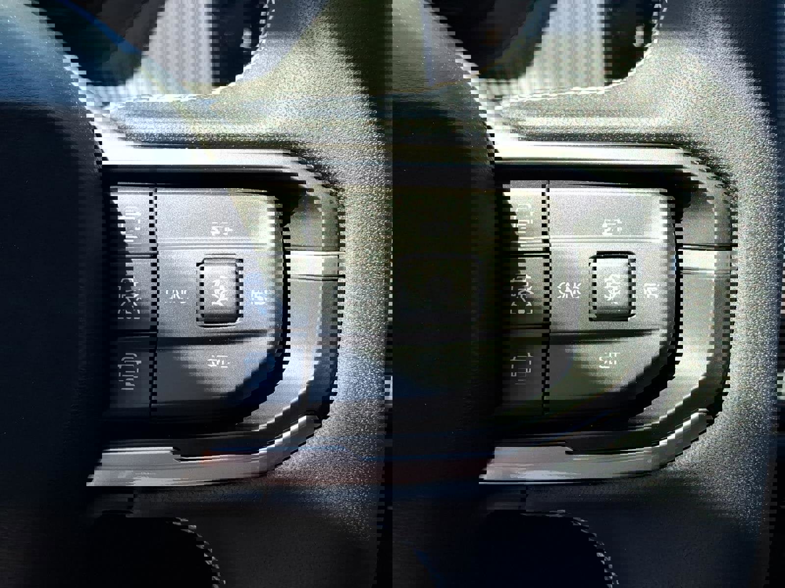 New 2026 Jeep Cherokee Overland image 18