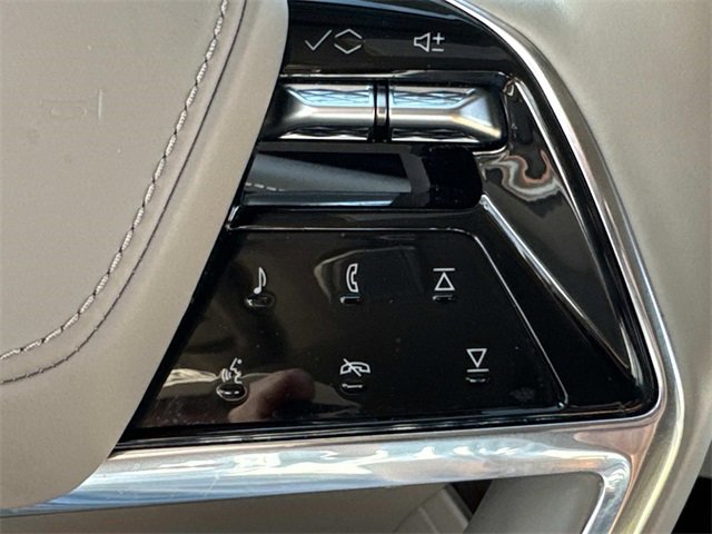 Certified 2025 Cadillac Escalade ESV Premium Luxury Platinum w/ LPO, Radiant Package image 33