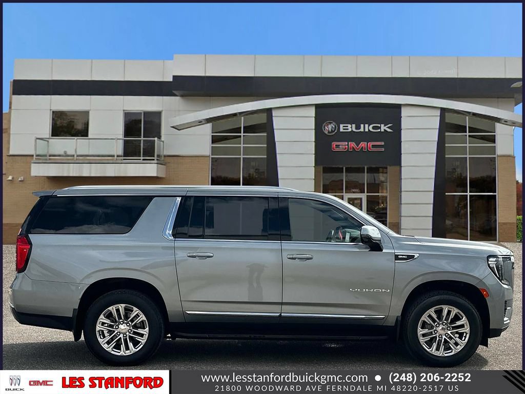 Certified 2024 GMC Yukon XL SLT w/ SLT Luxury Package AWD/4WD image 7
