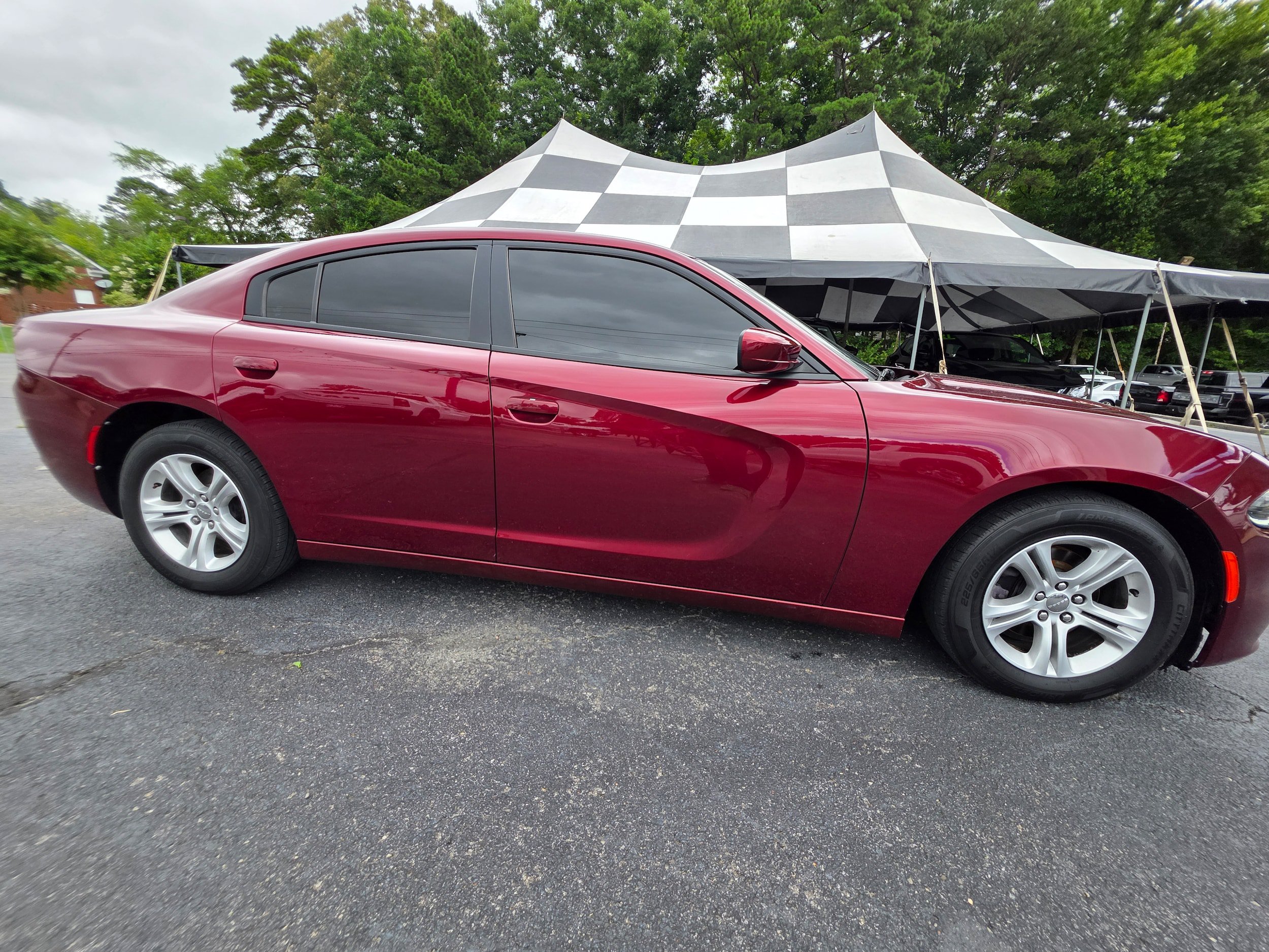 Used 2019 Dodge Charger SXT w/ Leather Interior Group RWD image 4