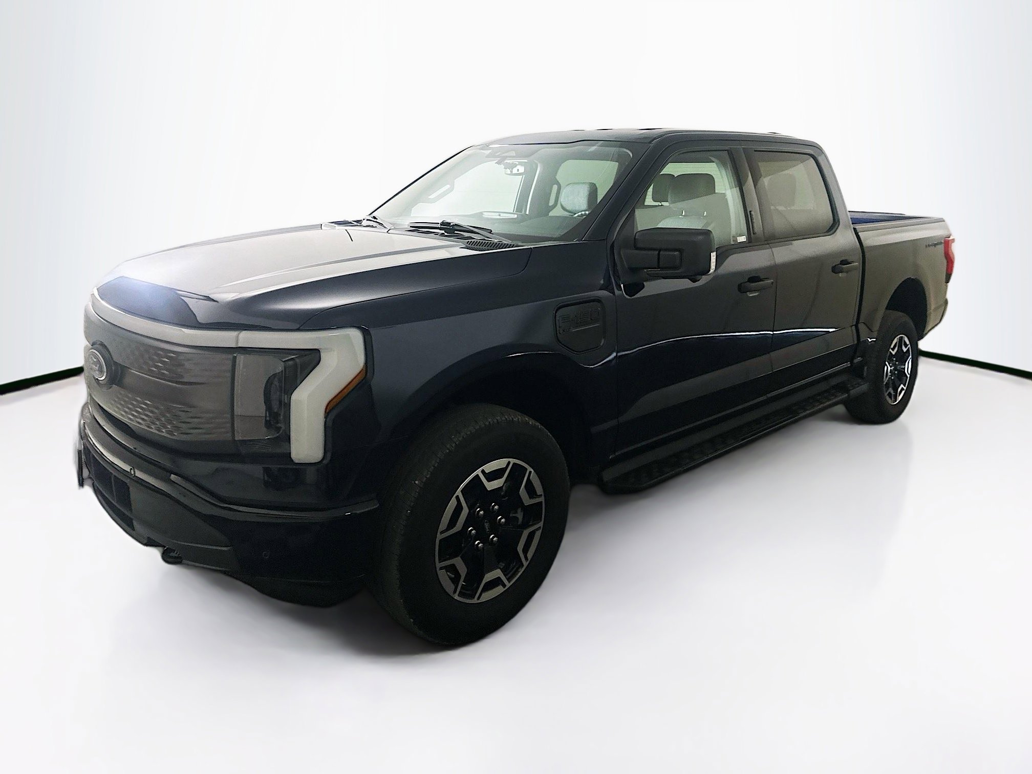 Used 2023 Ford F150 Lightning XLT image 3
