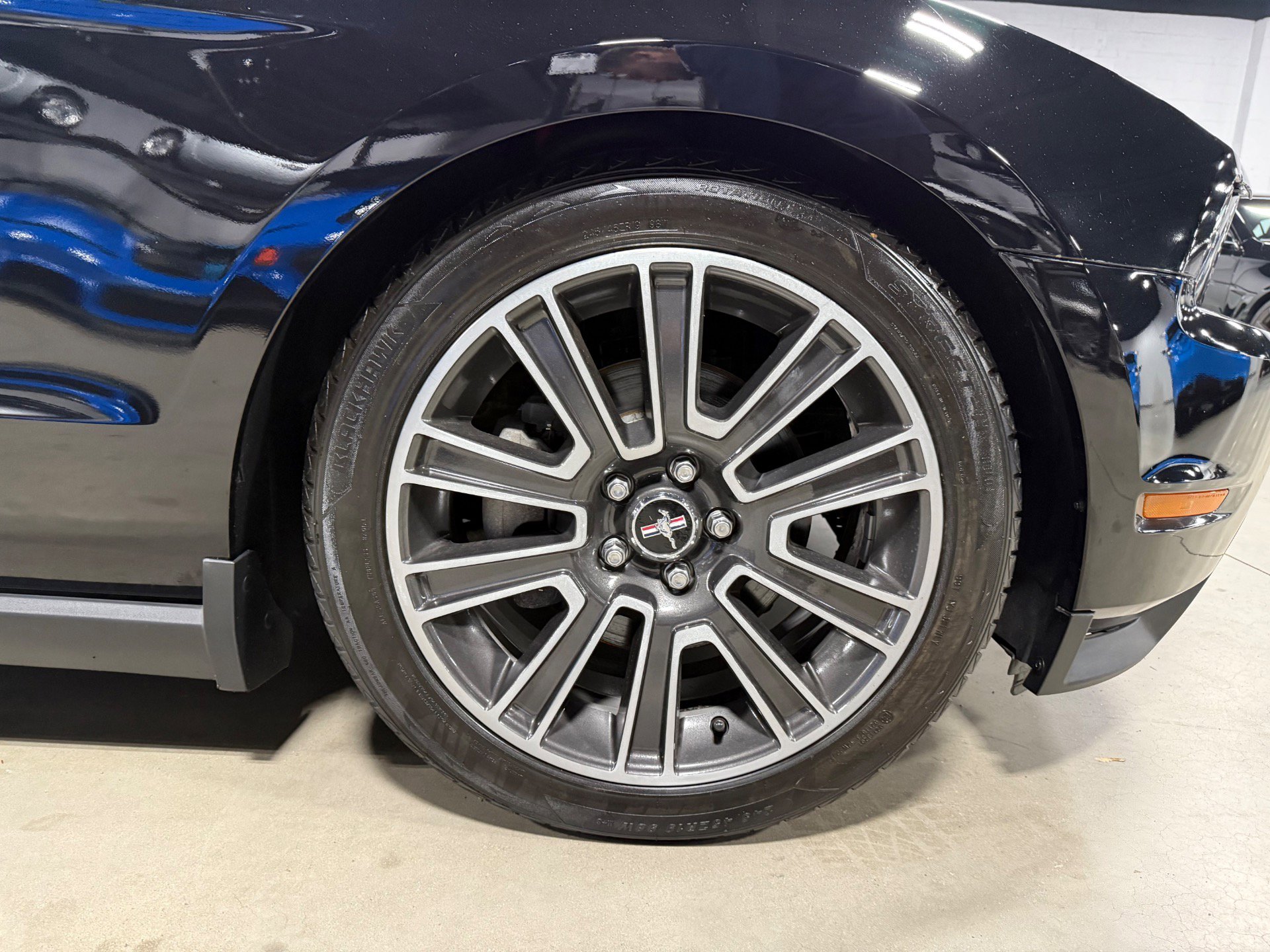 Used 2010 Ford Mustang GT image 15