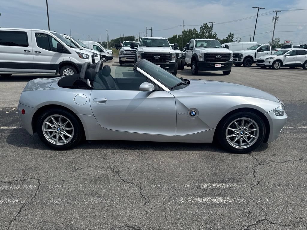 Used 2004 BMW Z4 2.5i RWD video 2