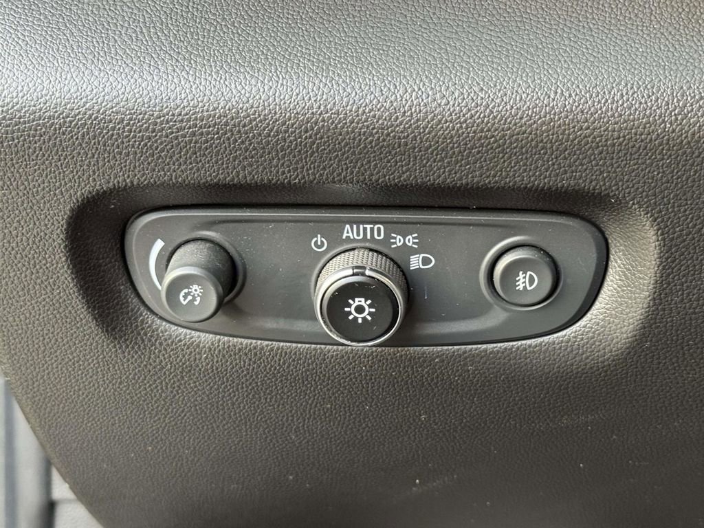 Used 2021 Chevrolet Traverse LT AWD/4WD image 22