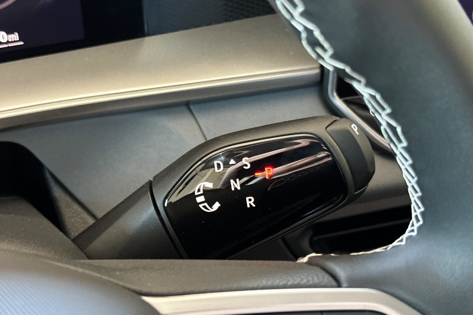 New 2025 Volkswagen Tiguan SE image 21