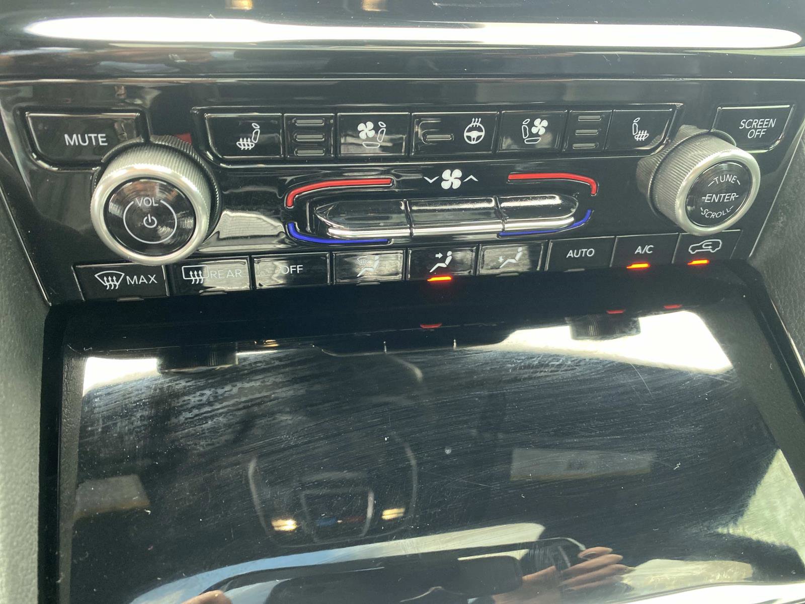 Used 2022 Jeep Grand Cherokee Overland w/ MOPAR Finishing Package image 25