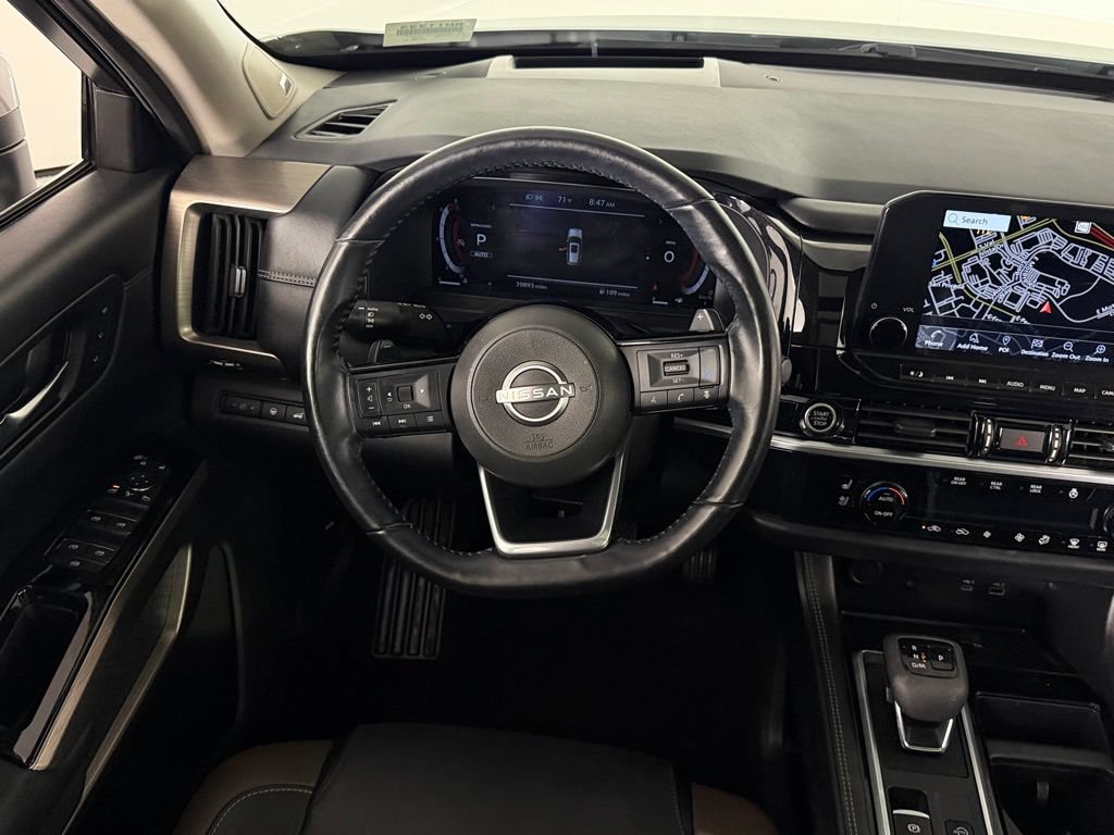 Used 2024 Nissan Pathfinder Platinum AWD/4WD image 15