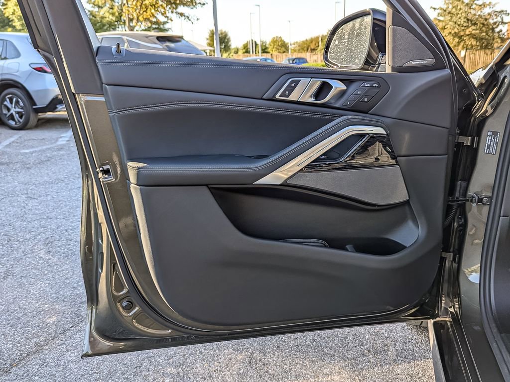 New 2026 BMW X6 xDrive40i image 9