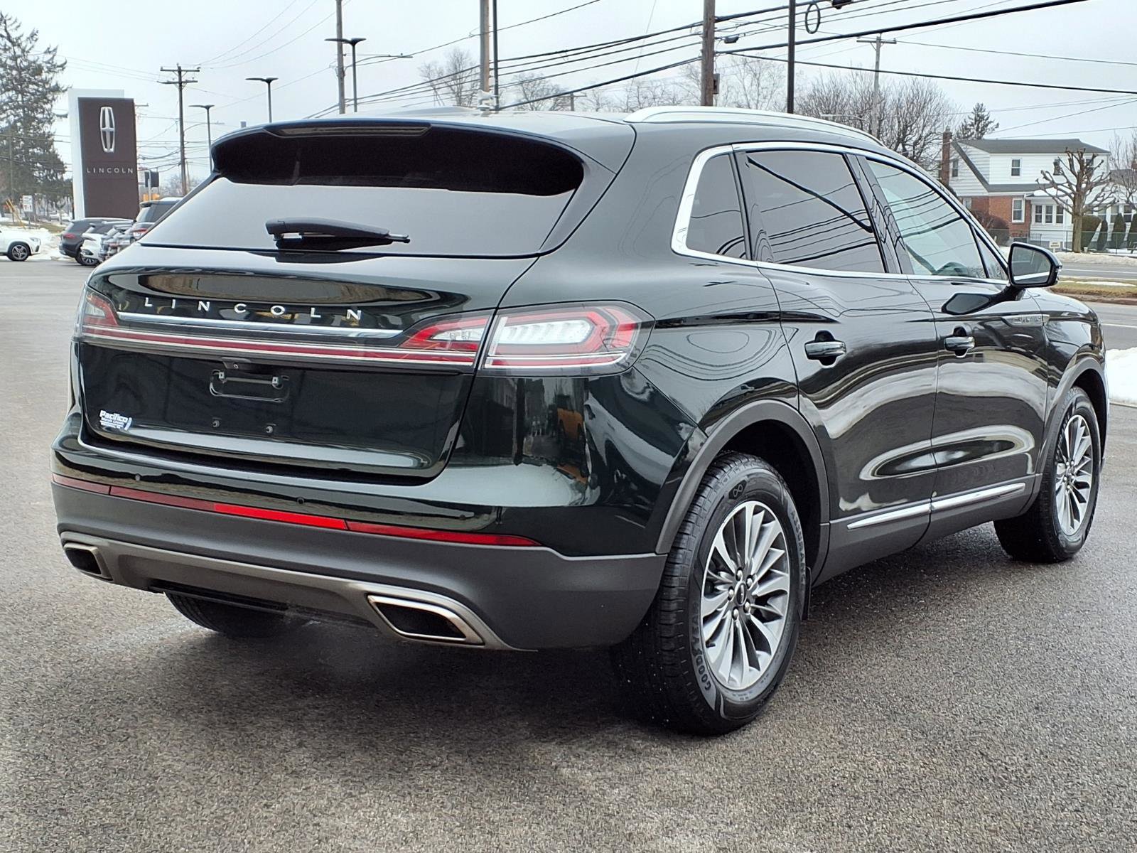 Used 2021 Lincoln Nautilus AWD w/ Equipment Group 101A image 3