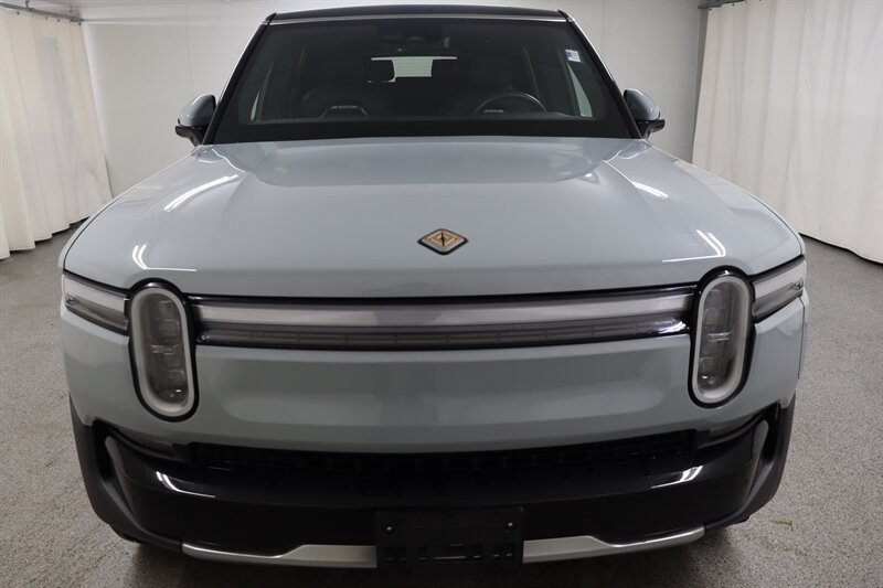 Used 2025 Rivian R1S Adventure Dual AWD/4WD image 2