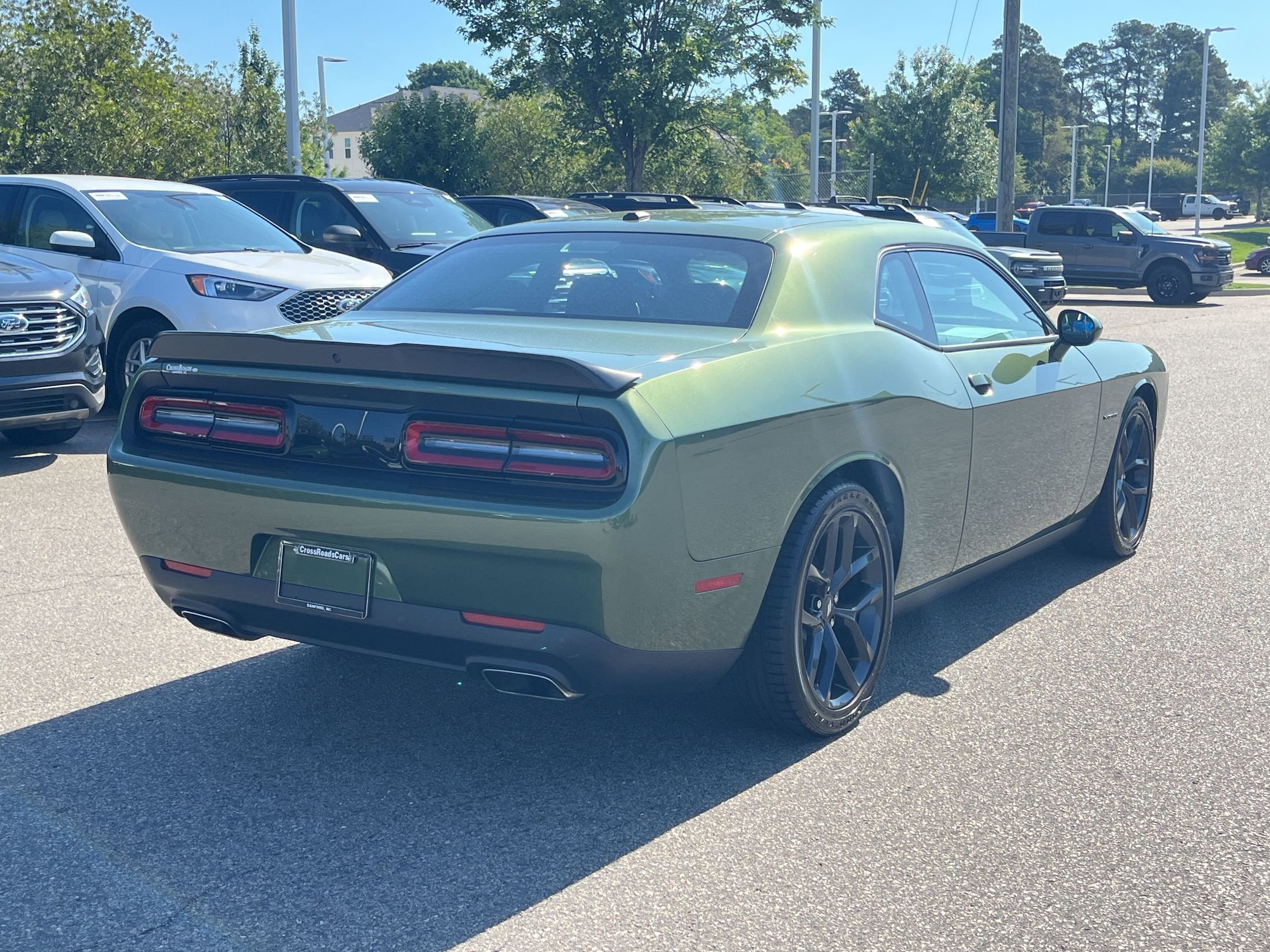 Used 2022 Dodge Challenger R/T w/ Driver Convenience Group RWD image 4