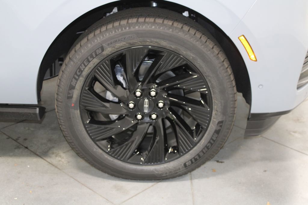 New 2025 Lincoln Navigator Reserve w/ Jet Appearance Package image 13