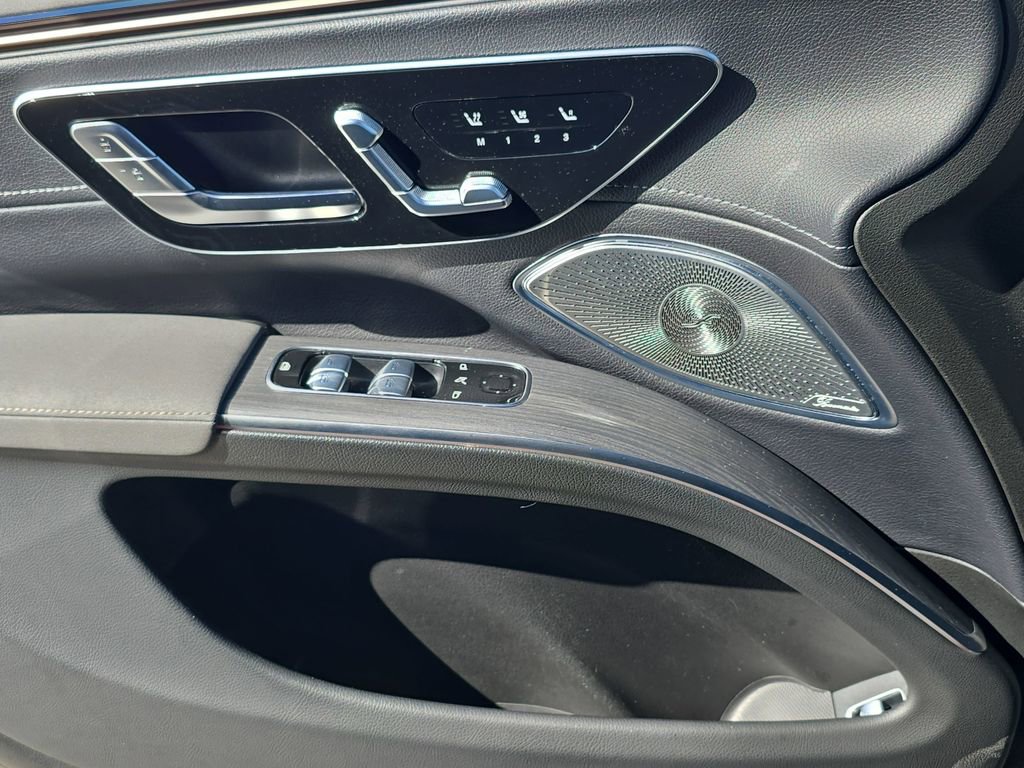 Used 2023 Mercedes-Benz EQS 580 4MATIC SUV image 33