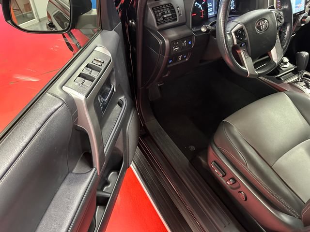 Used 2024 Toyota 4Runner SR5 Premium w/ Moonroof Package AWD/4WD image 9