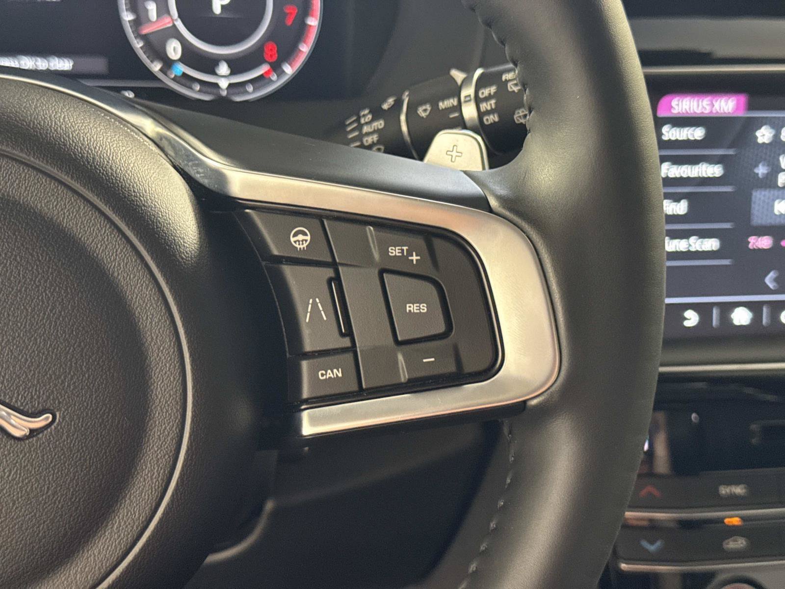 Used 2020 Jaguar F-PACE R-Sport AWD/4WD image 29