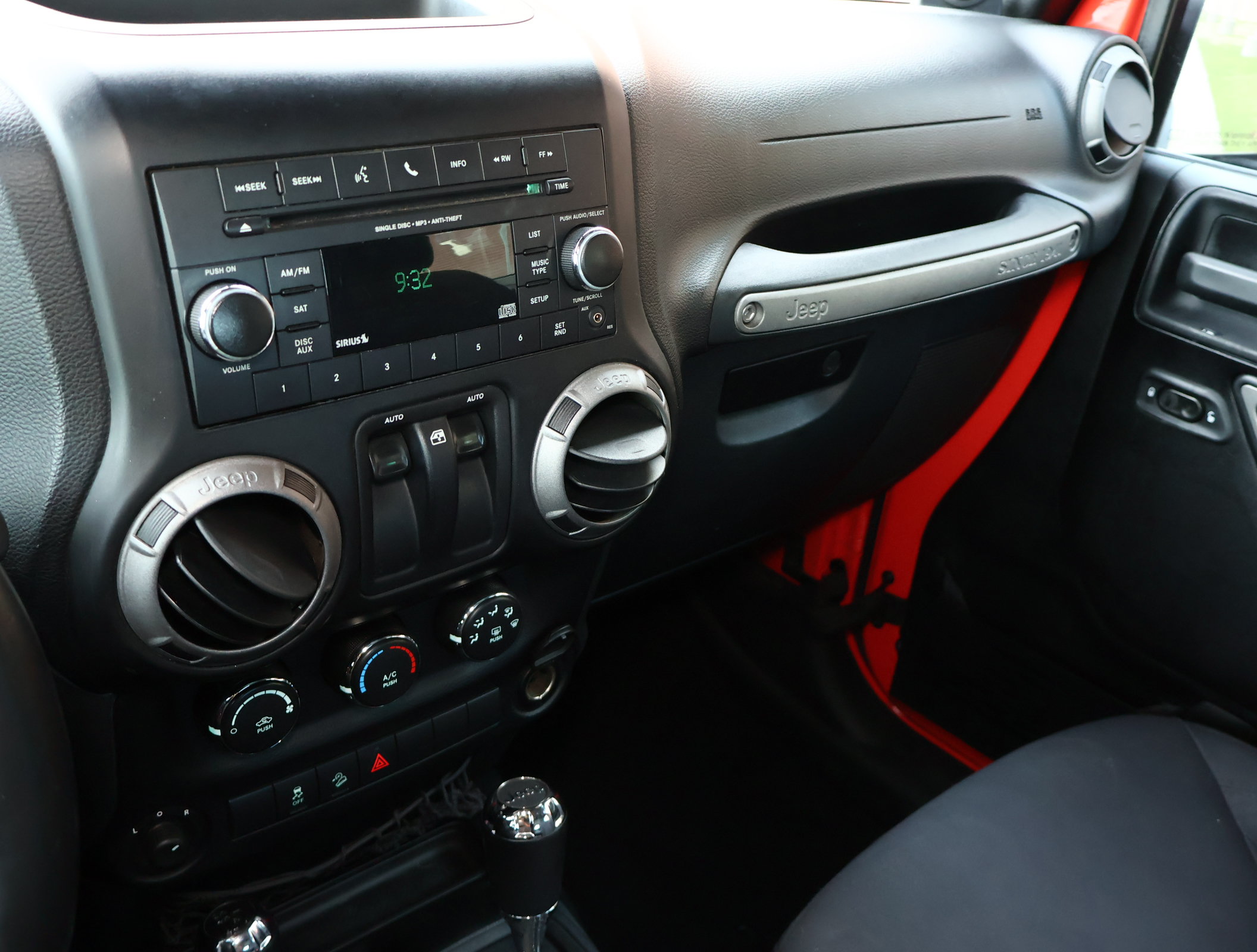 Used 2013 Jeep Wrangler Sport AWD/4WD image 13