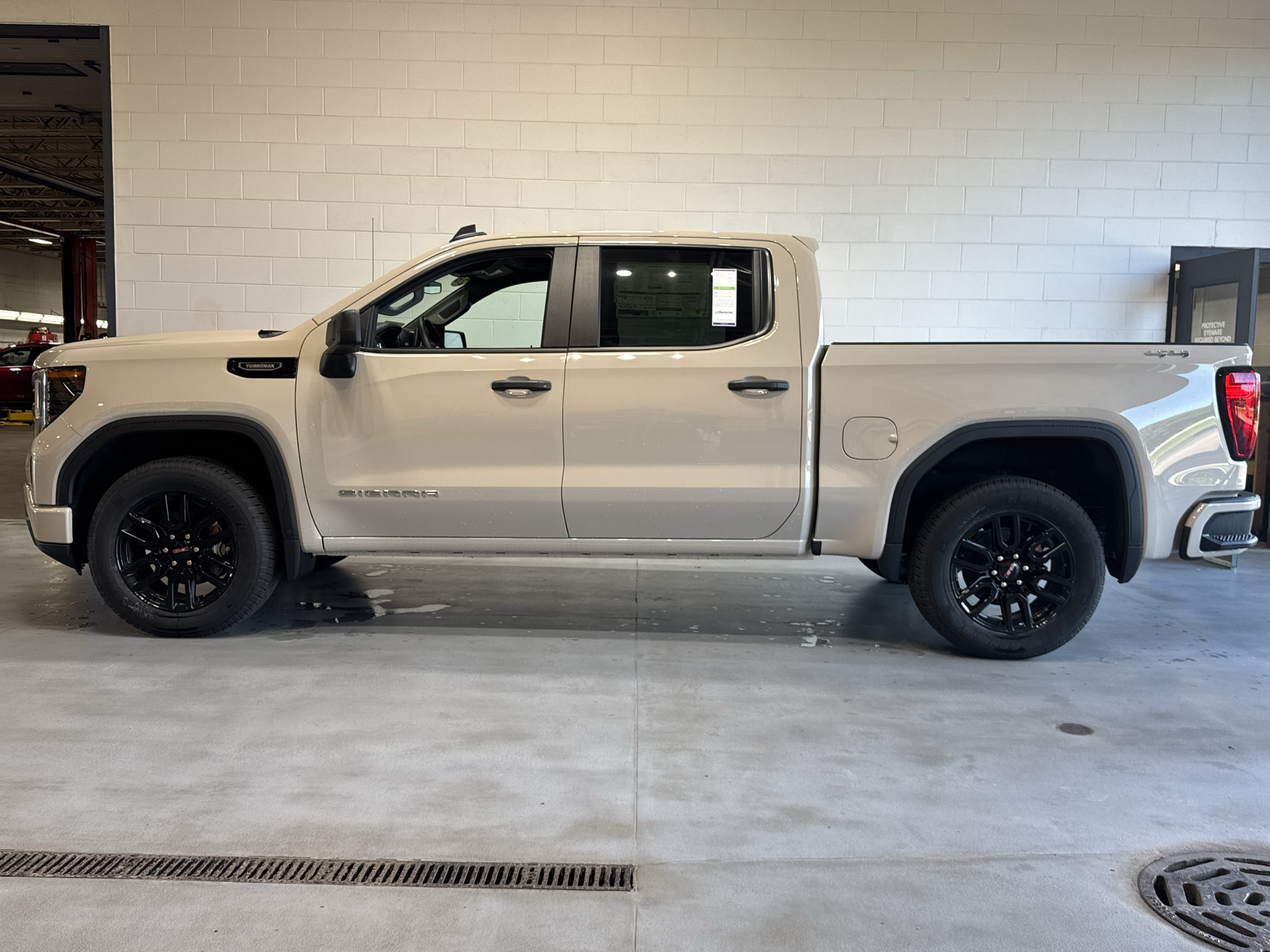 New 2026 GMC Sierra 1500 Pro w/ Graphite Edition AWD/4WD image 2