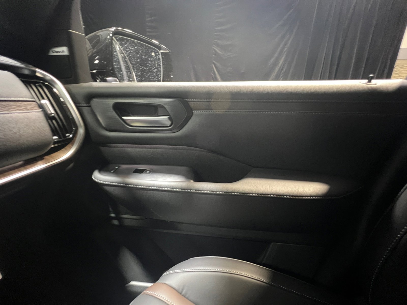 New 2026 Nissan Armada SL w/ Captain's Chari Seat Package image 16