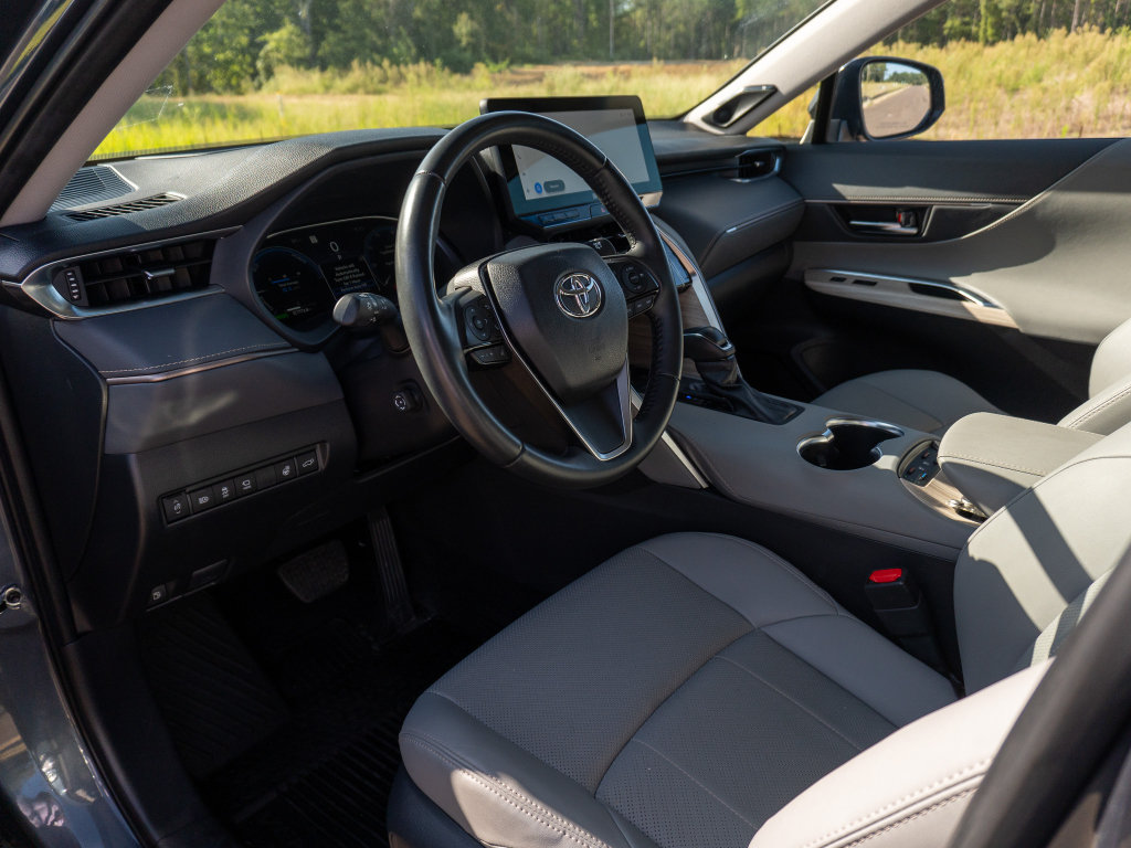 Used 2024 Toyota Venza Limited AWD/4WD image 10