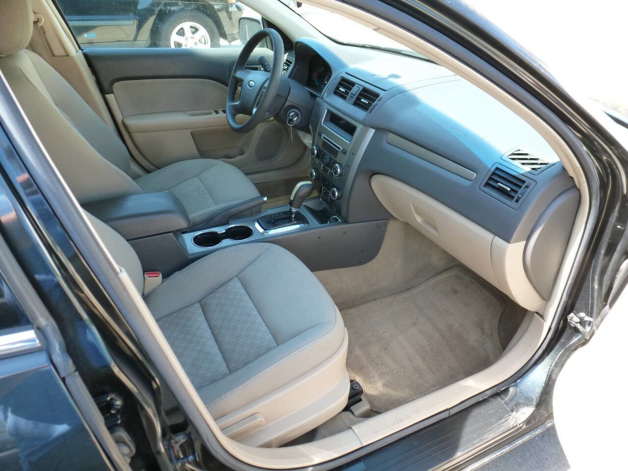 Used 2010 Ford Fusion SE FWD image 11