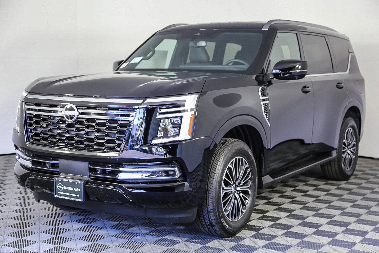 New 2025 Nissan Armada SL w/ Captain's Chari Seat Package image 9