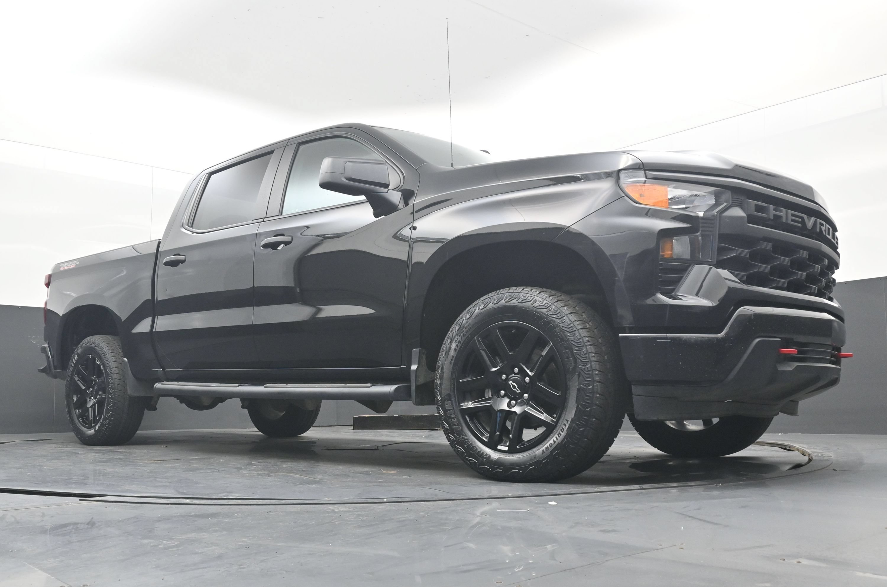 Used 2023 Chevrolet Silverado 1500 Custom Trail Boss w/ LPO, Dark Essentials Package AWD/4WD image 29