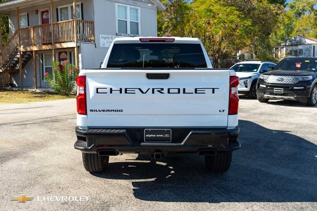 Used 2025 Chevrolet Silverado 1500 LT Trail Boss w/ Dark Appearance Package image 8