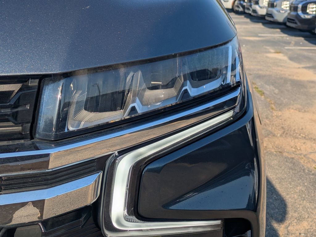 Used 2021 Chevrolet Suburban LS RWD image 9