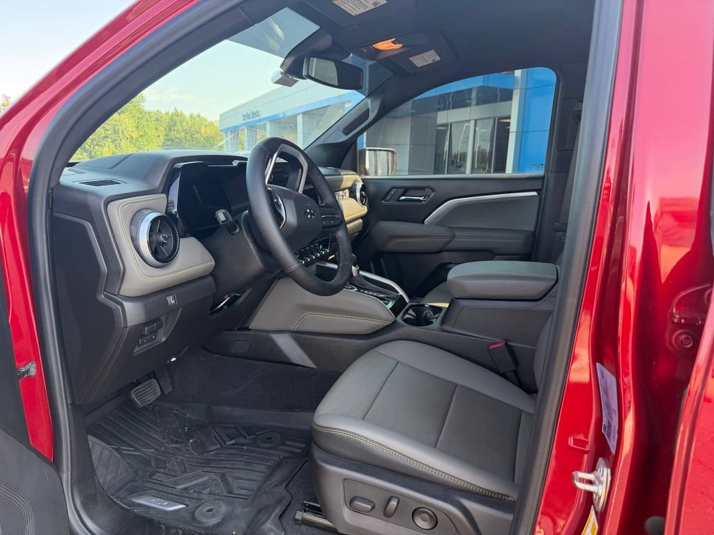 Used 2024 Chevrolet Colorado ZR2 w/ ZR2 Convenience Package III AWD/4WD image 5