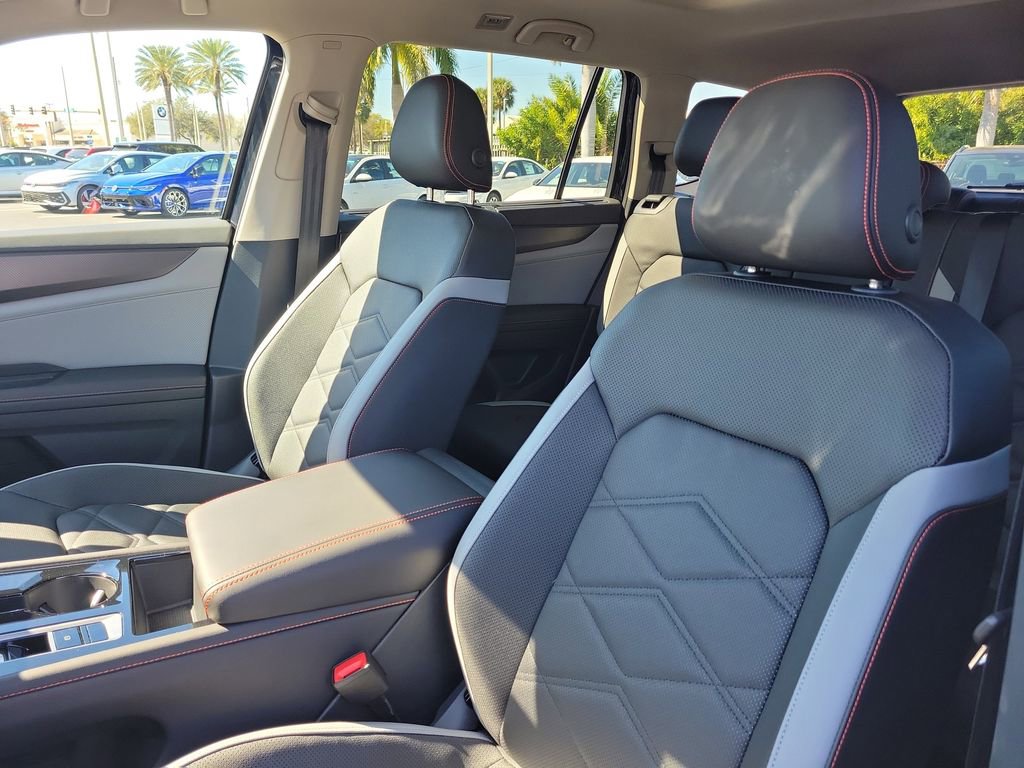 New 2025 Volkswagen Atlas Peak Edition SE AWD/4WD image 24