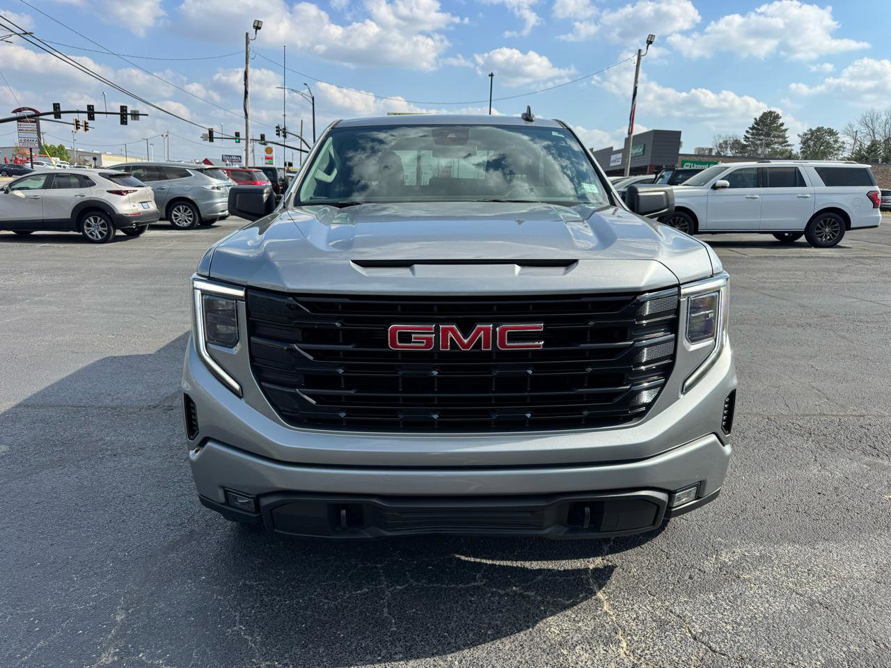 Used 2023 GMC Sierra 1500 Elevation AWD/4WD image 3